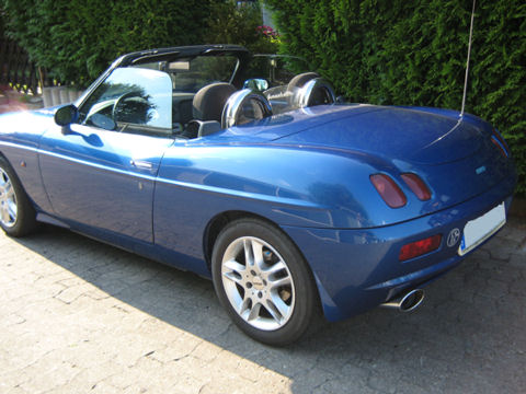 Rote Barchetta von Novitec